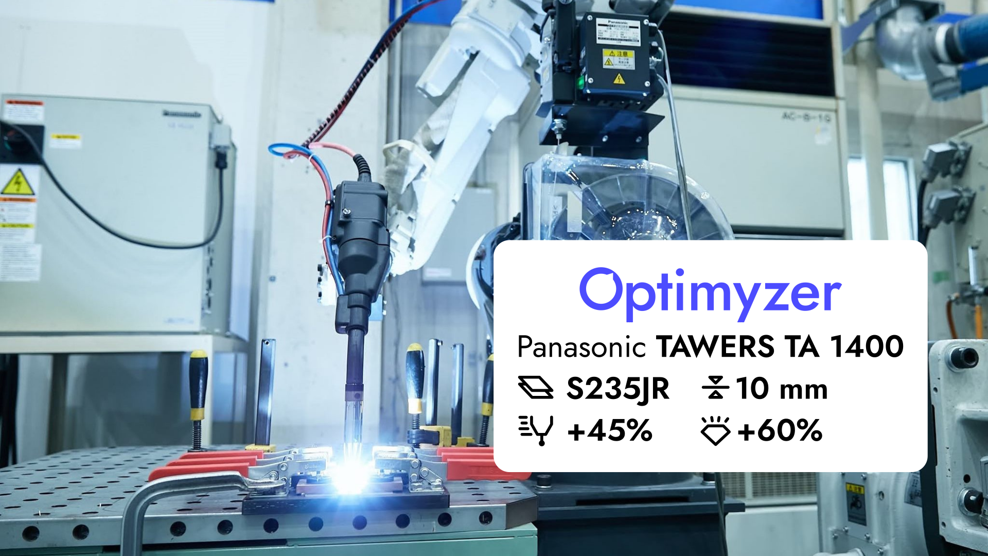 Robot de soldadura Panasonic TAWERS TA 1400 en acción, simbolizando la fusión de la robótica avanzada y la optimización impulsada por IA.